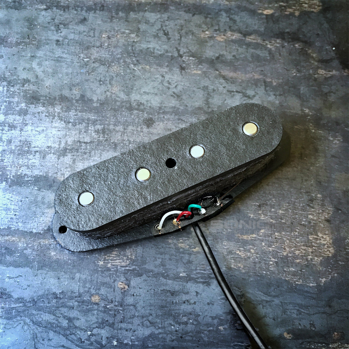 Noiseless Hot 51' Flyer - Bass Pickup – Sonic Pickups